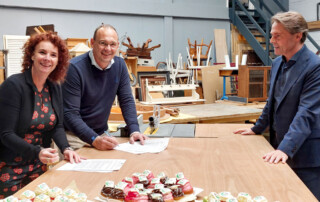 Van links naar rechts Vera Hersbach (Samen Circulair), René Huisman (RAD) en Paul Boogaard (gemeente Hoeksche Waard)