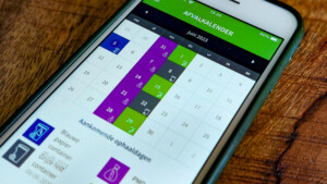 smartphone met daarop de RAD Afvalkalender van juni 2023