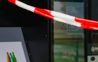 roodwit lint bij statiegeldbulkmachine